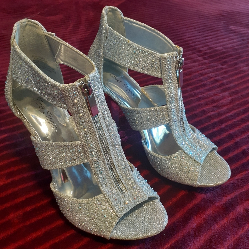 Silver slipper shoes
